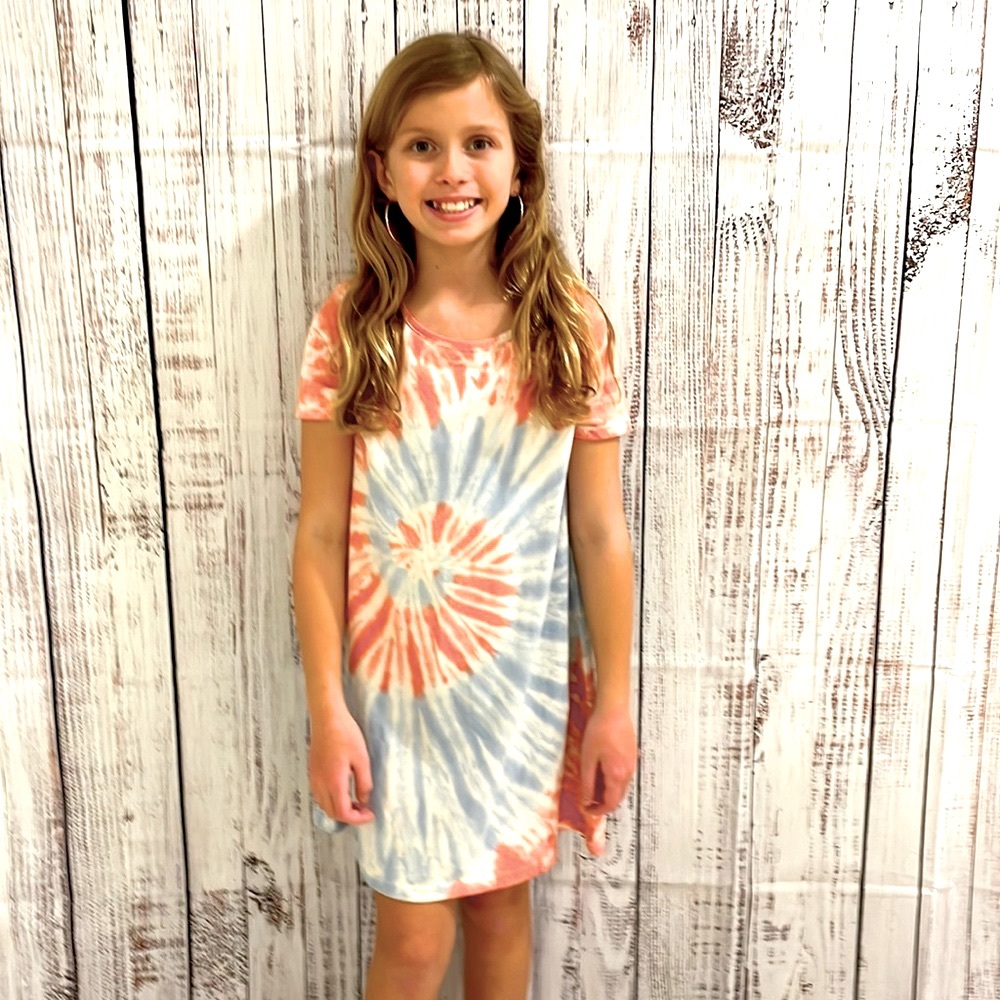 Girls medium tie dye dress Crown and Ivy
